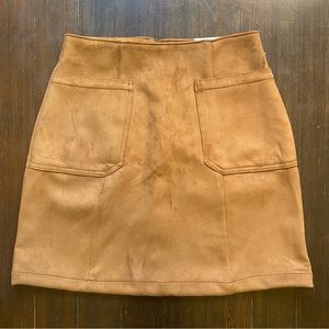 Suede brown skirt with pockets